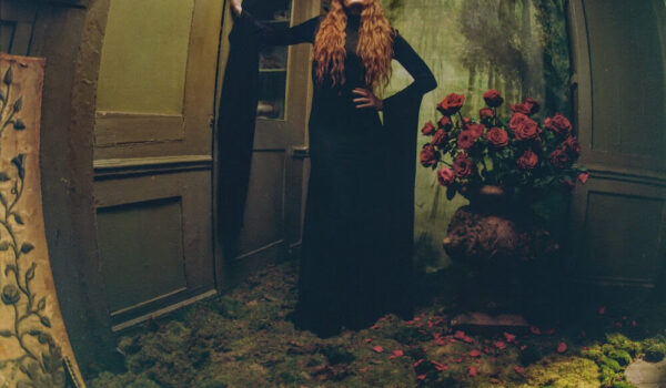 Florence + The Machine lansează Everybody Scream, primul single de pe albumul cu același nume