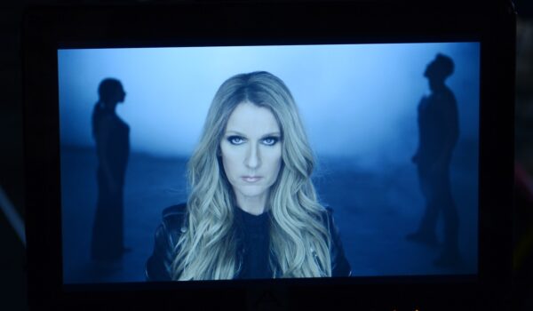Céline Dion se întoarce pe scenă, după o pauză cauzată de o afecțiune neurologică